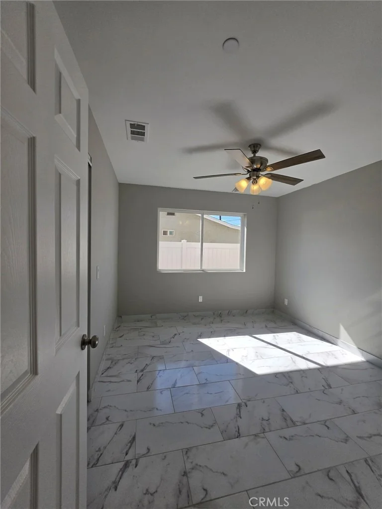 Photo of 419 W Devonshire Avenue