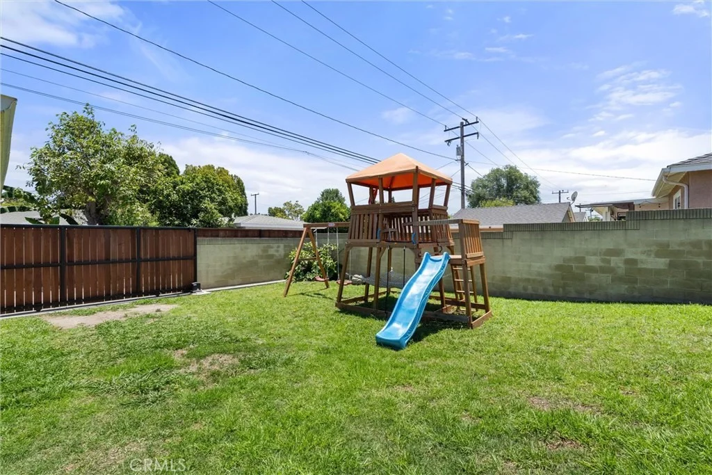 Photo of 3170 N Los Coyotes Diagonal