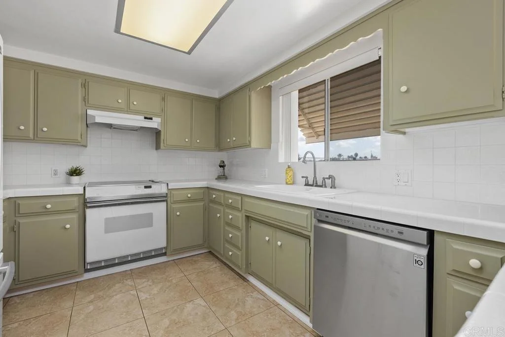 Photo of 1035 Knoll Park Lane