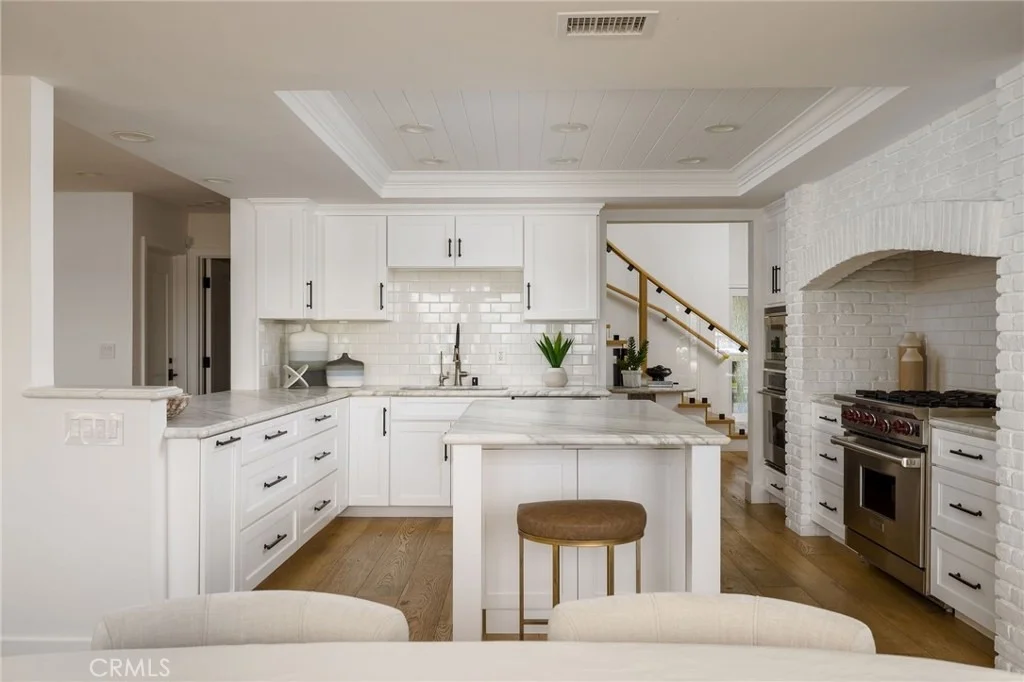 Photo of 2572 Bayshore Drive