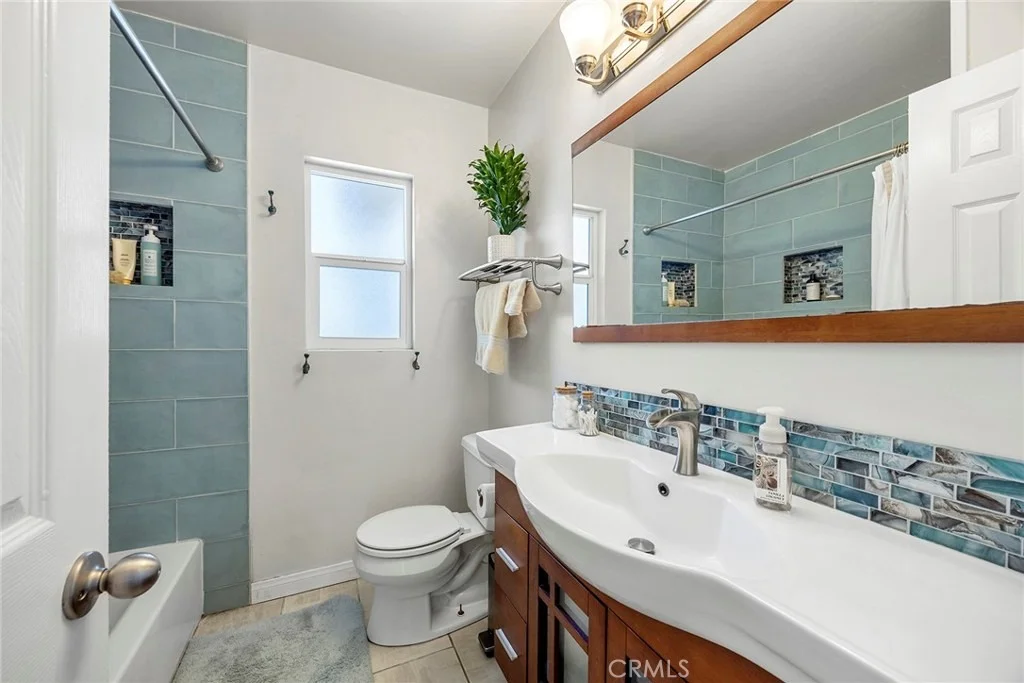 Photo of 774 N Victoria Drive