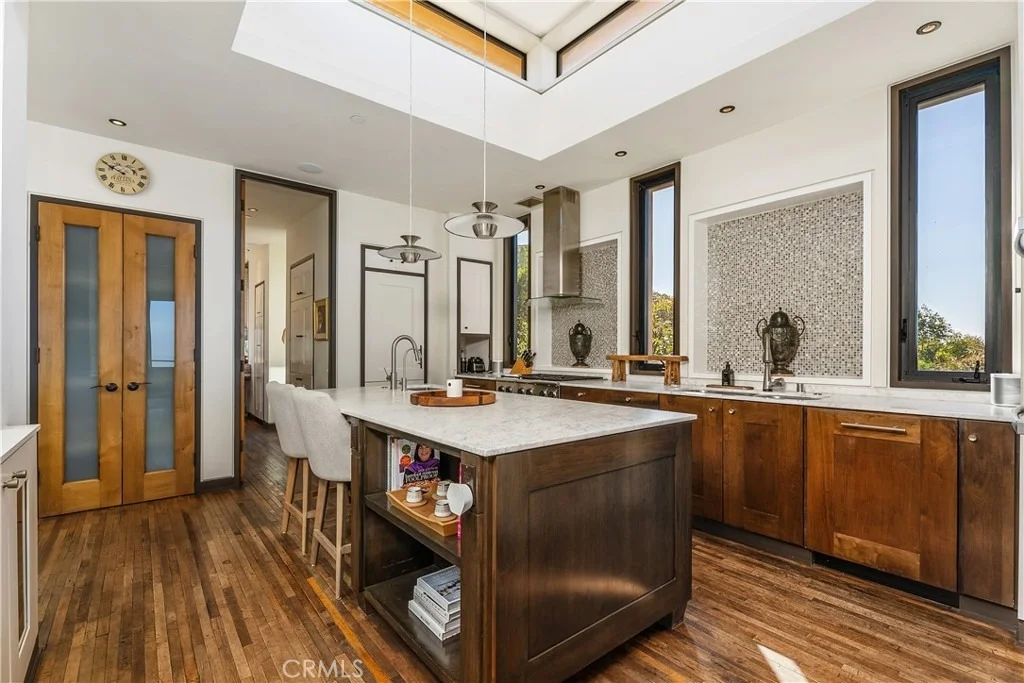 Photo of 2378 Crestview Drive