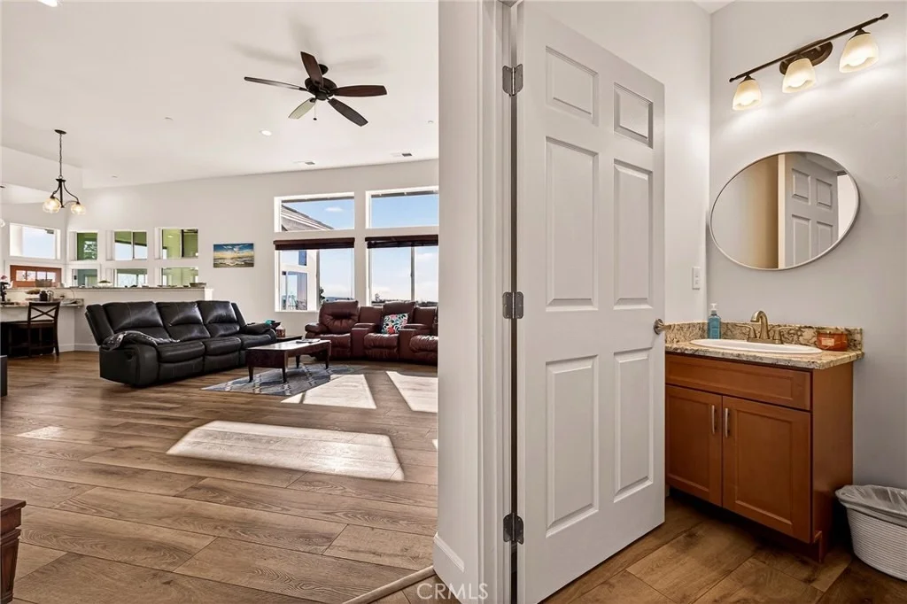 Photo of 4620 Sandpiper