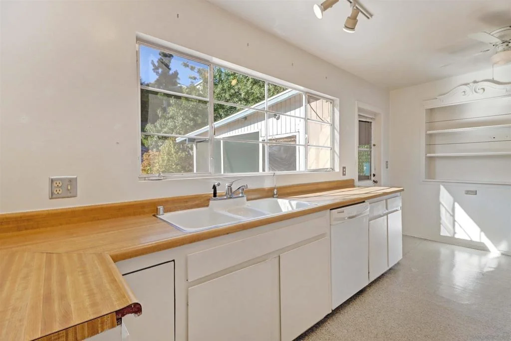 Photo of 2552 Littleton Road