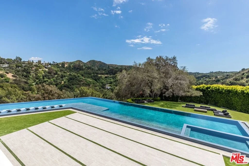Photo of 2571 Wallingford Drive