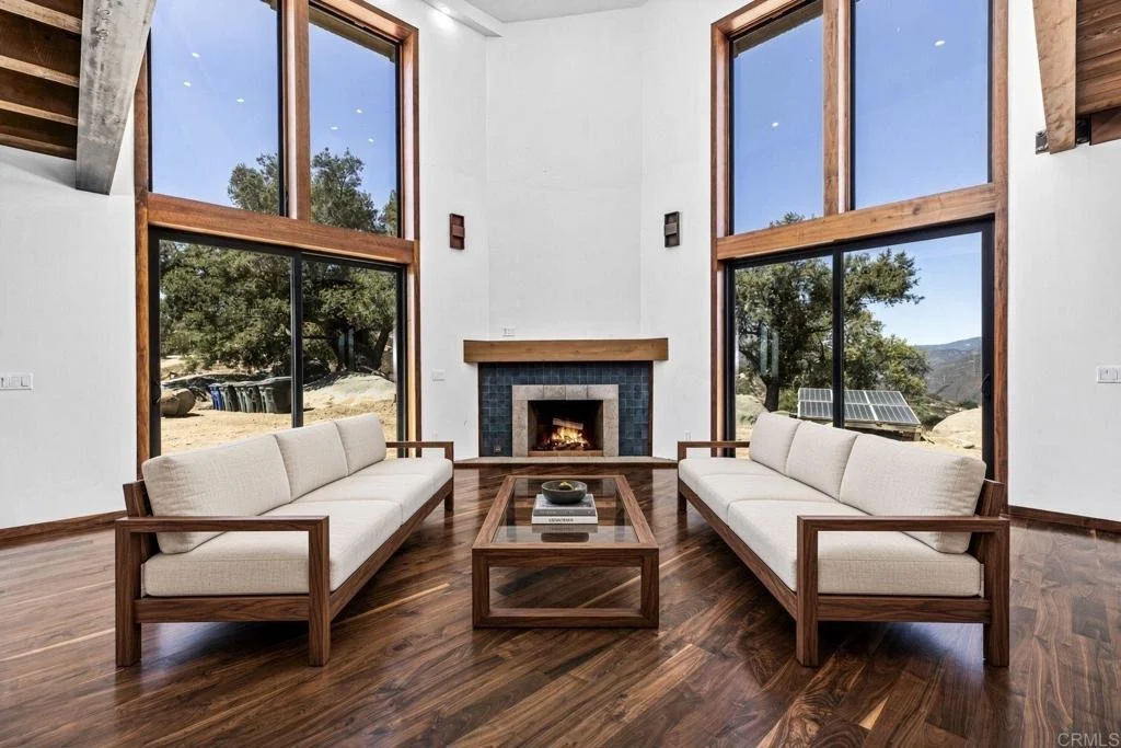 Photo of 21179 Sutherland Dam Road