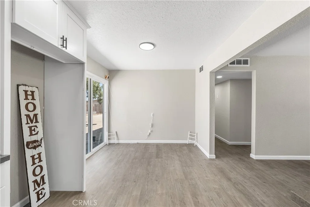 Photo of 15992 Lawrence Drive