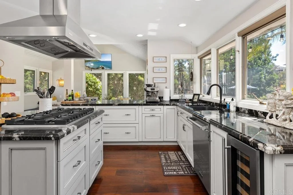 Photo of 5241 Alzeda Drive