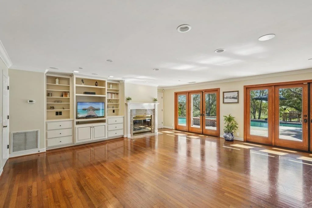 Photo of 707 S Live Oak Park Road
