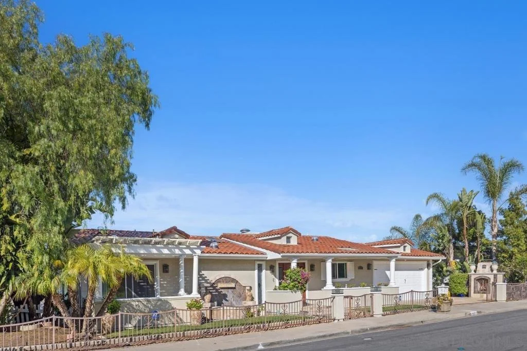 Photo of 5713 Desert View Drive