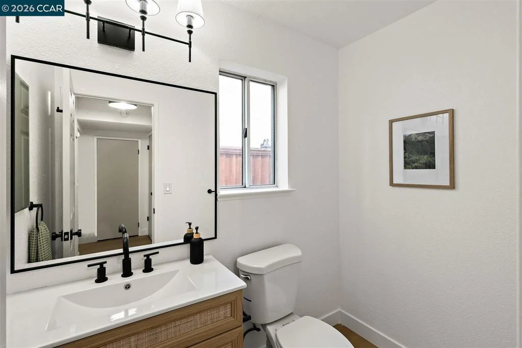 Photo of 1180 Amanda Cir