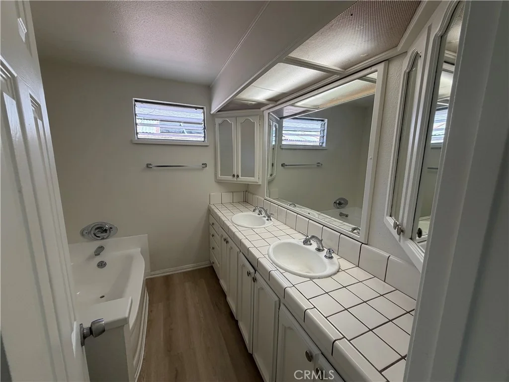 Photo of 10961 Endicott Drive