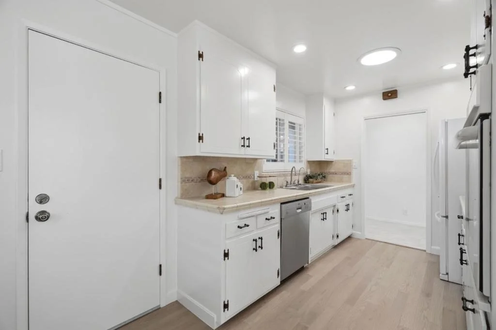 Photo of 4886 Clarendon Drive