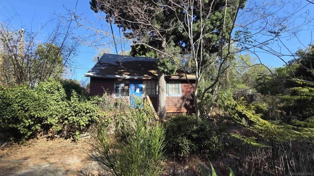 Photo of 8751 Mariposa Street