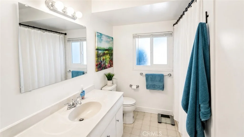 Photo of 180 Nina Avenue