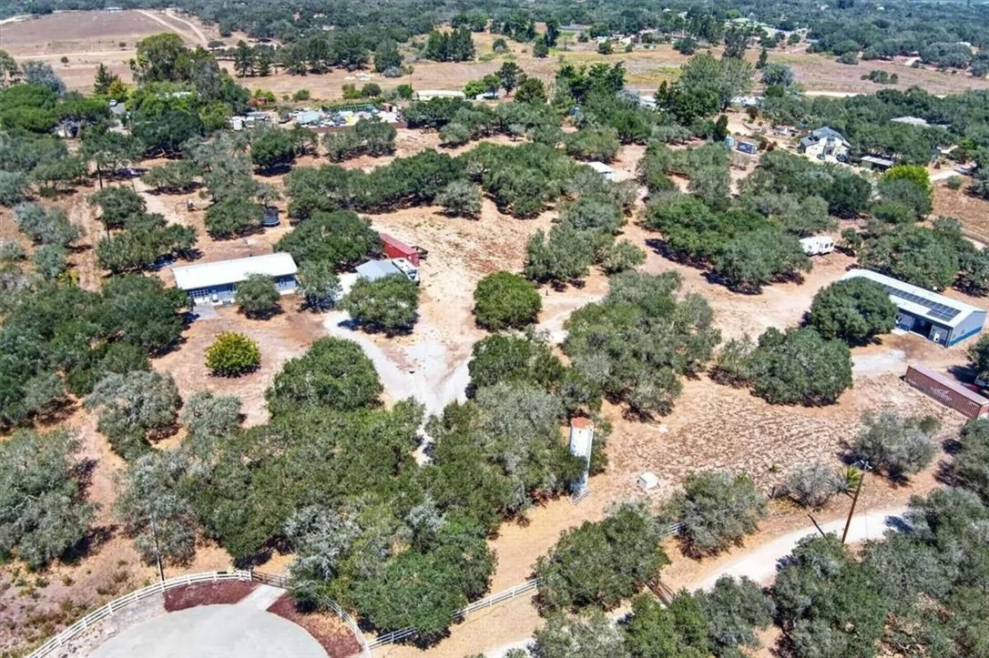 Photo of 1116 1120 Rolling Oaks Drive