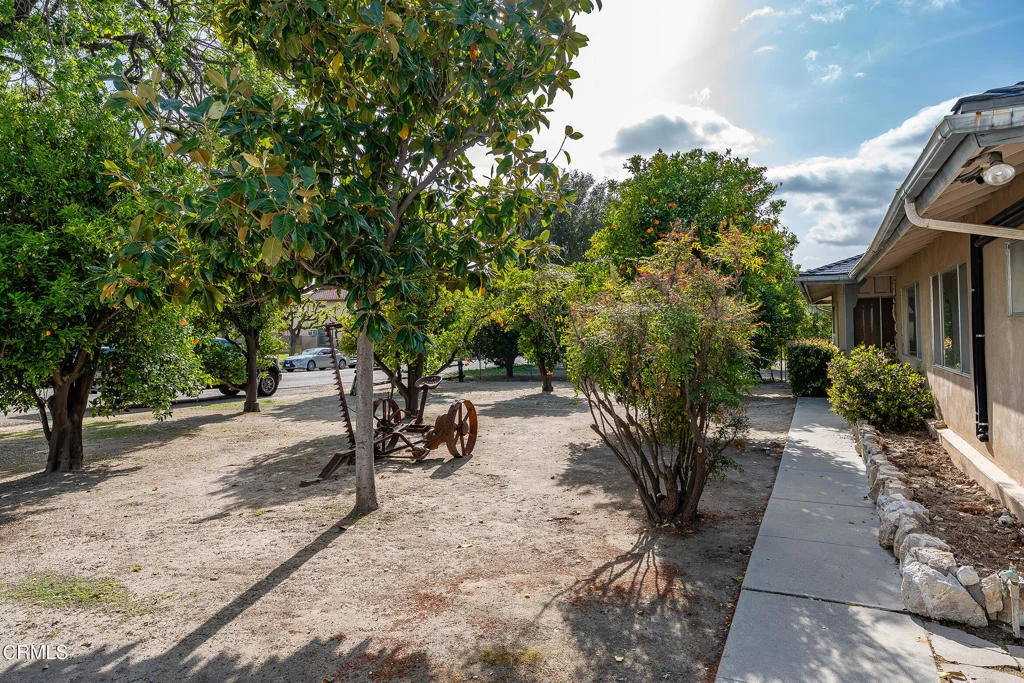 Photo of 3941 Walnut Avenue
