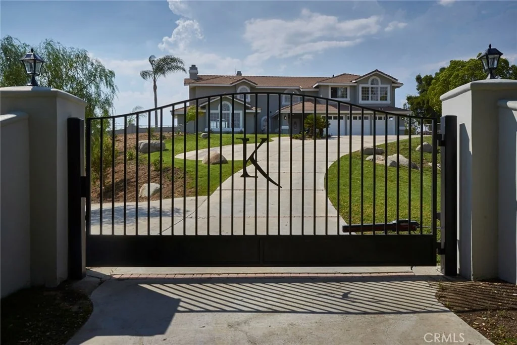 Photo of 38901 Avenida Arriba