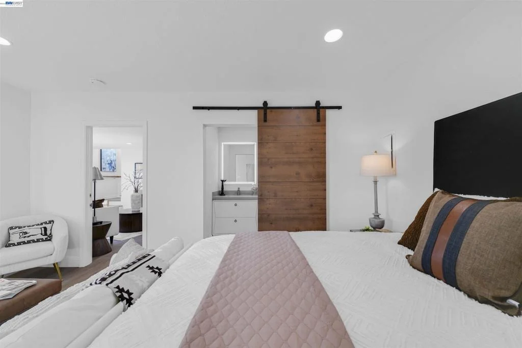 Photo of 1069 Central Blvd