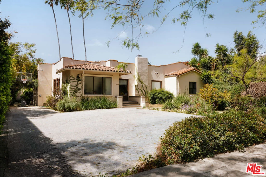Photo of 505 N Roxbury Drive