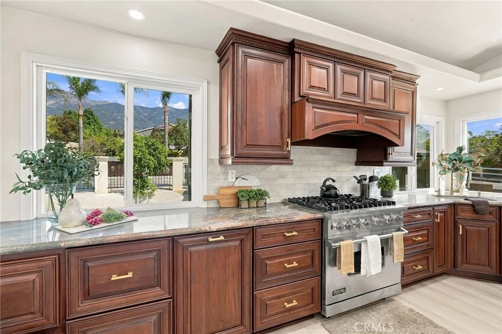 Photo of 9086 Hillside