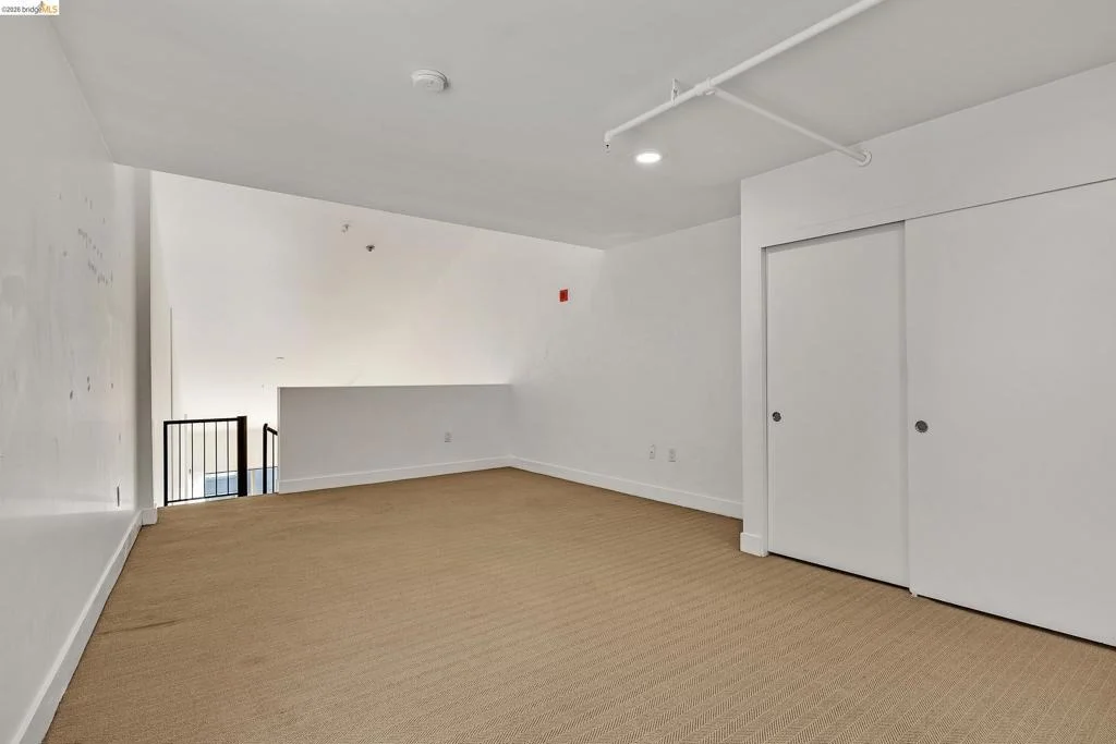 Photo of Unit 842 at 311 Oak St