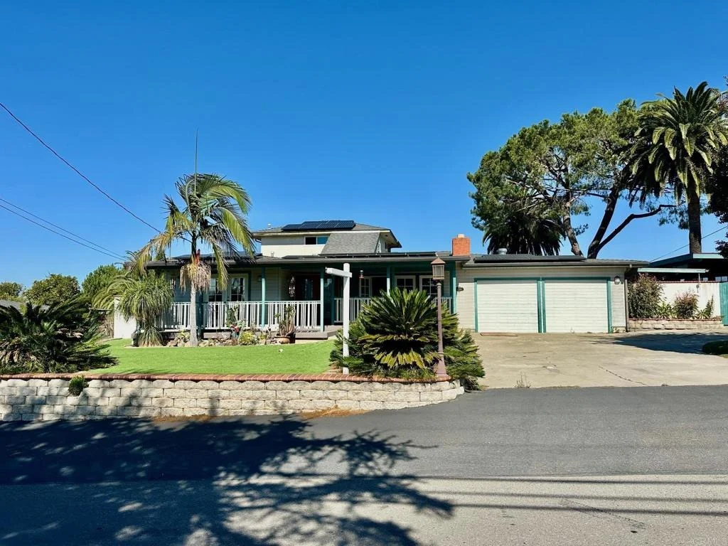 Photo of 880 Crest View Rd