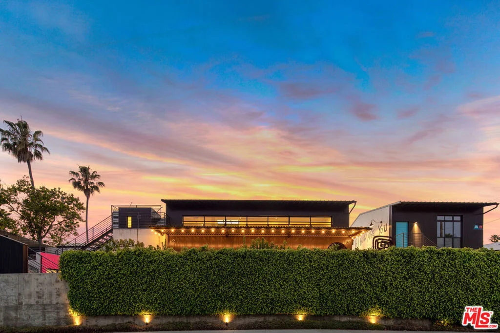 Photo of 813 Palms