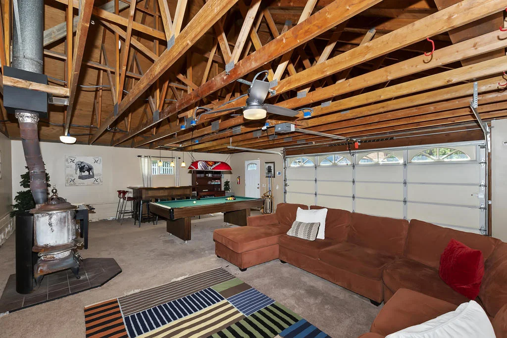 Photo of 40138 Hillcrest Drive