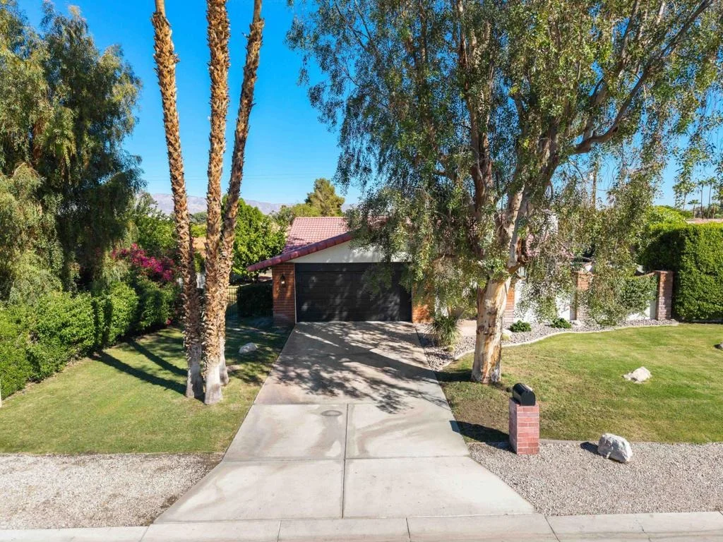 Photo of 42350 May Pen Road
