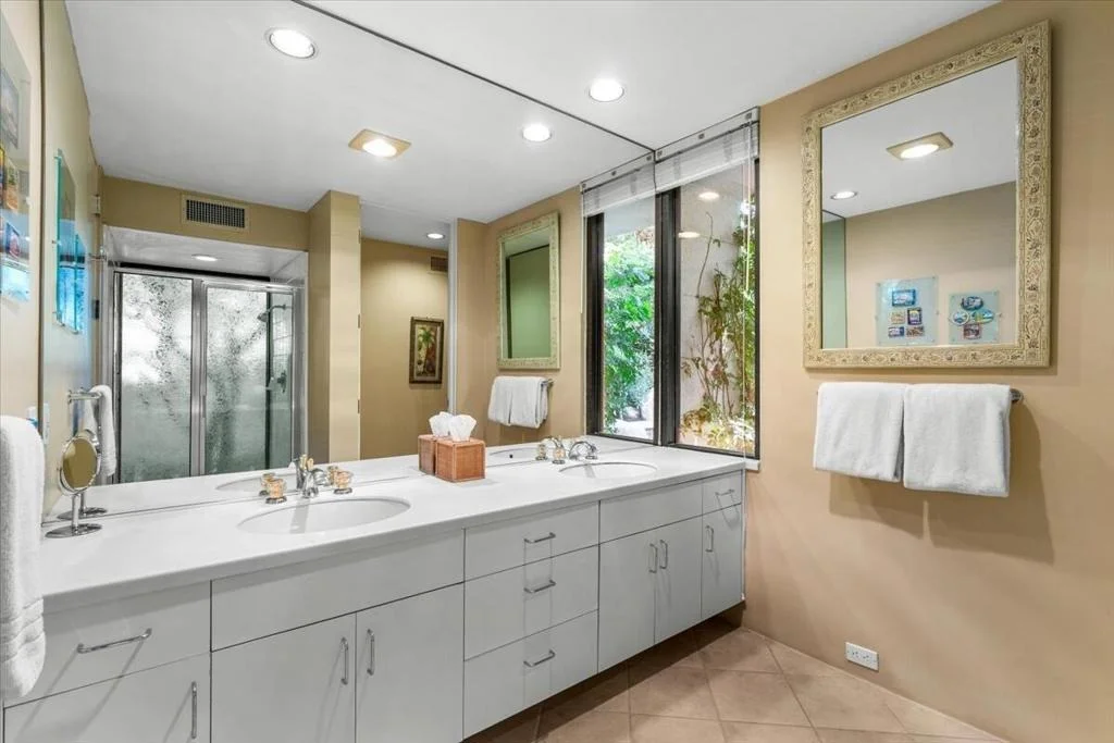 Photo of 77181 Calle Flora