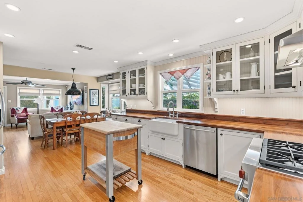 Photo of 2677 Jefferson St