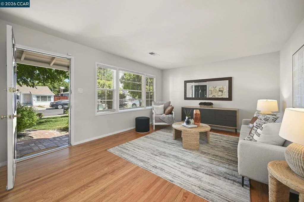 Photo of 2530 Maple Ave