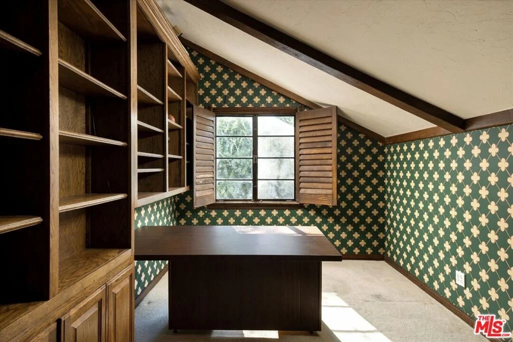 Photo of 2573 Benedict Canyon Drive