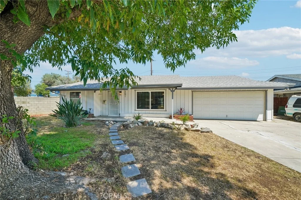 Photo of 9091 Savoy Street