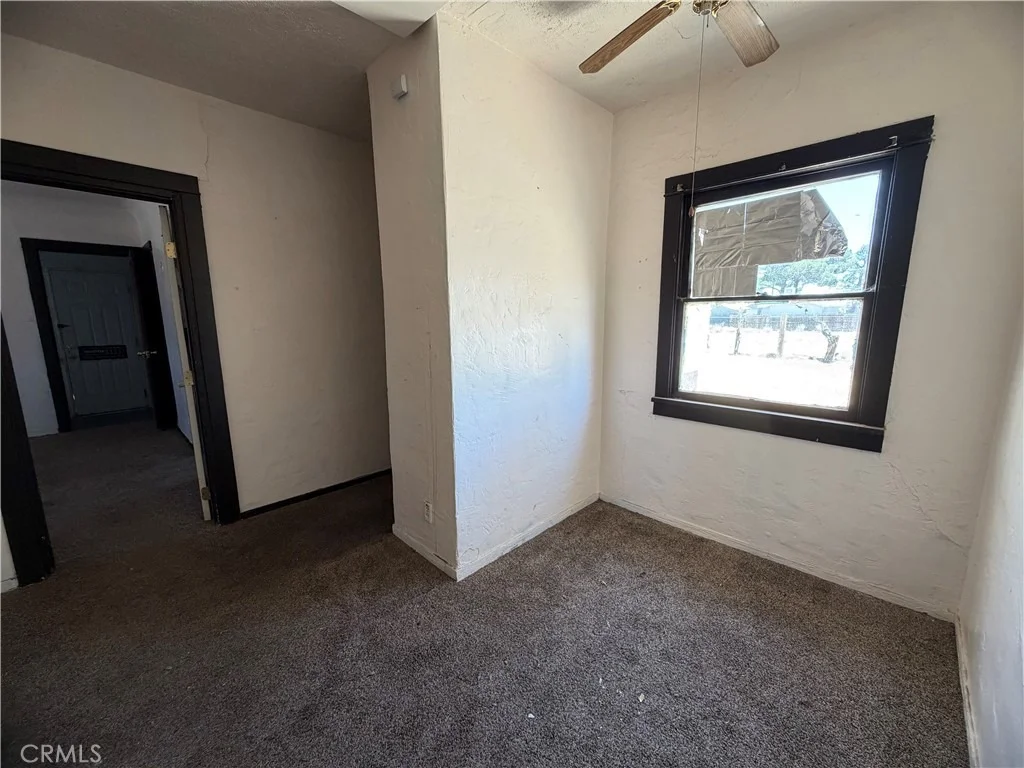Photo of 567 W Yermo