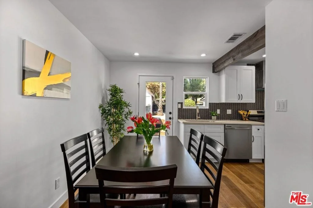 Photo of 231 W Cedar Avenue