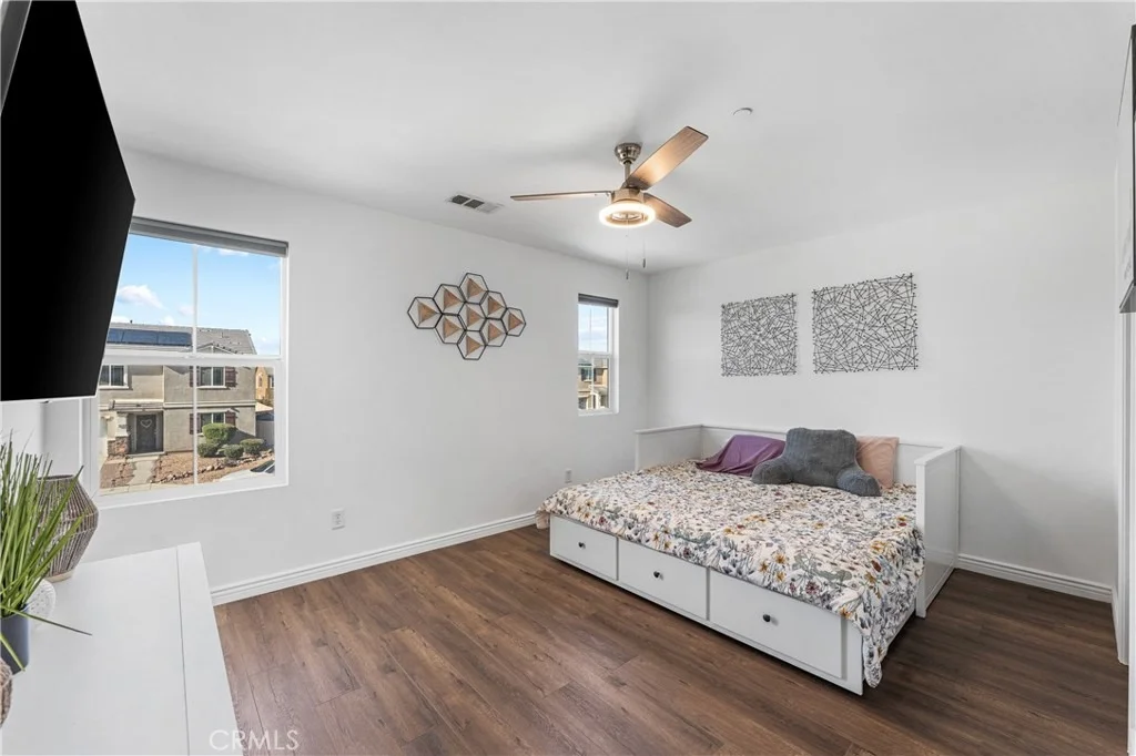 Photo of 3550 Topaz