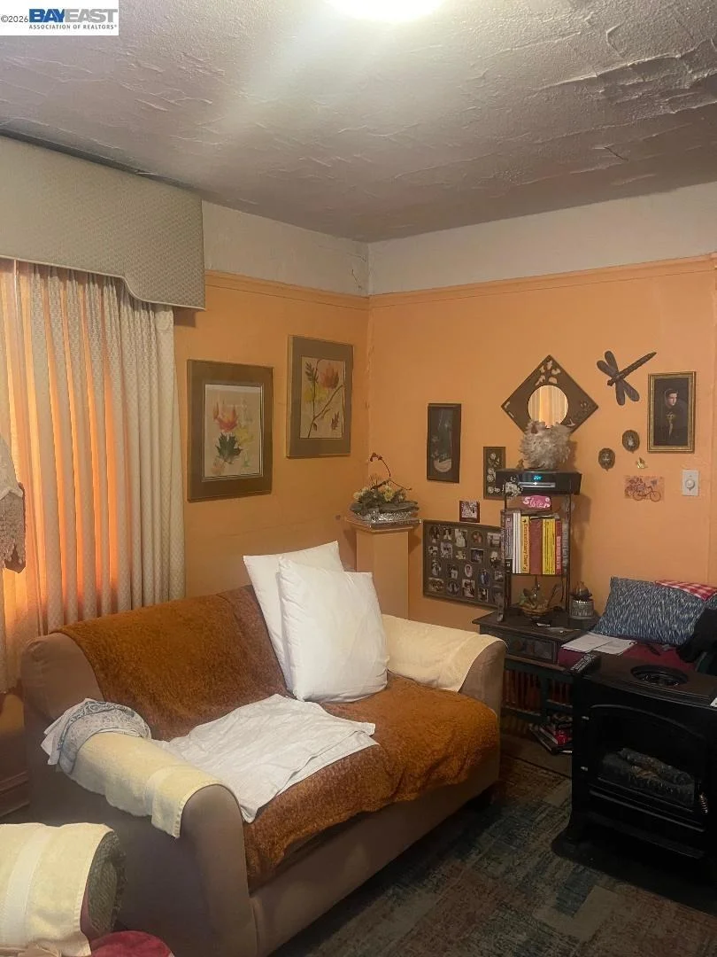Photo of 656 Juana Ave