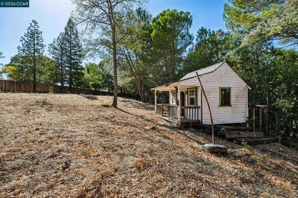 Photo of 2050 Buttner Rd