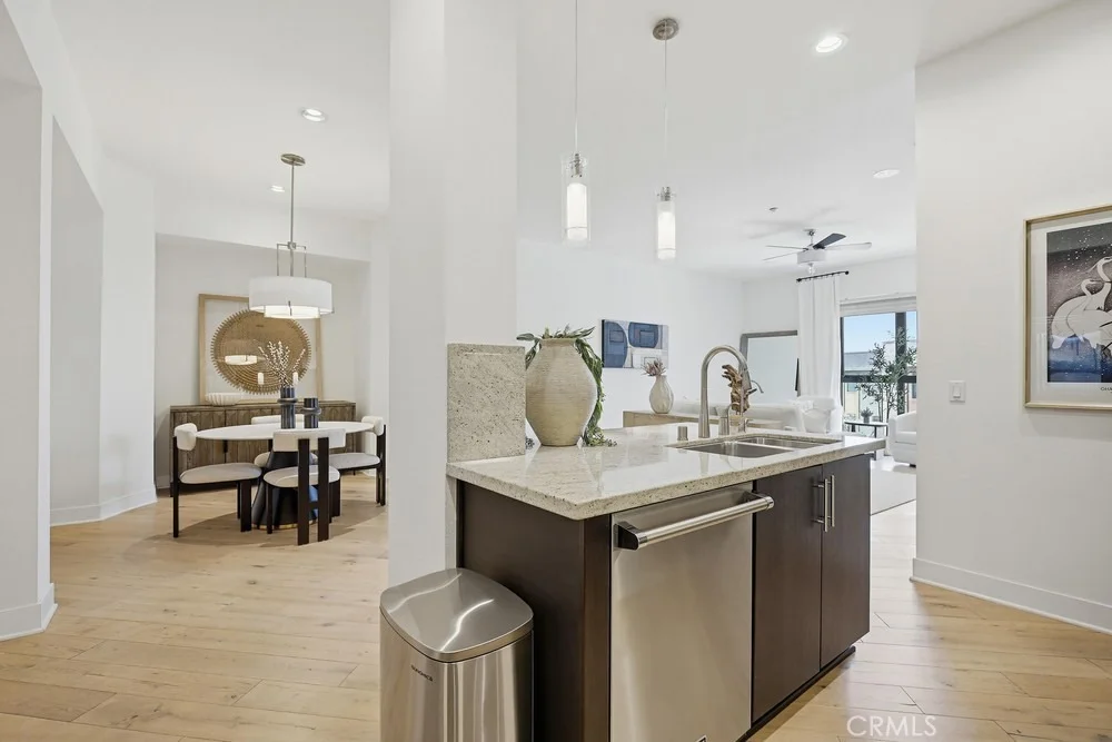 Photo of Unit 406 at 402 Rockefeller