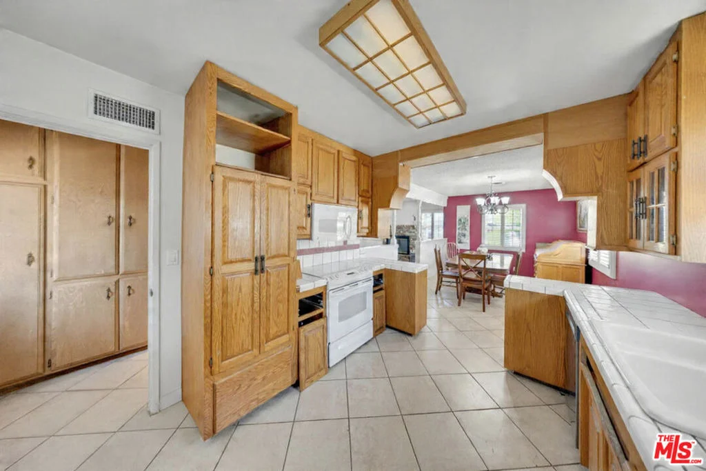Photo of 656 E Kirkwall Road