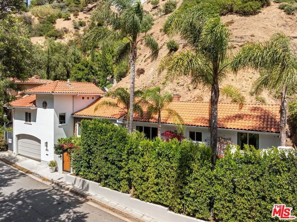 Photo of 2130 Outpost Drive