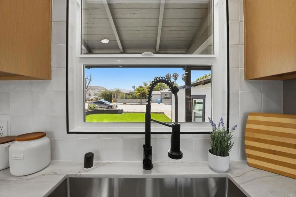 Photo of 4547 Contour Blvd