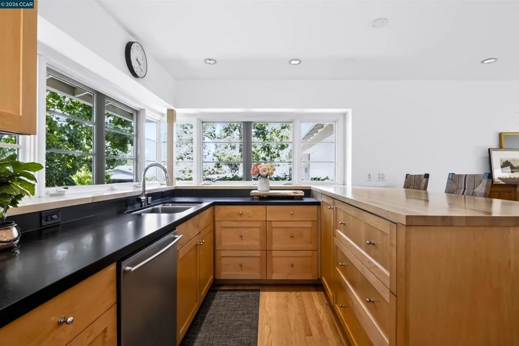 Photo of 3237 Driftwood Dr