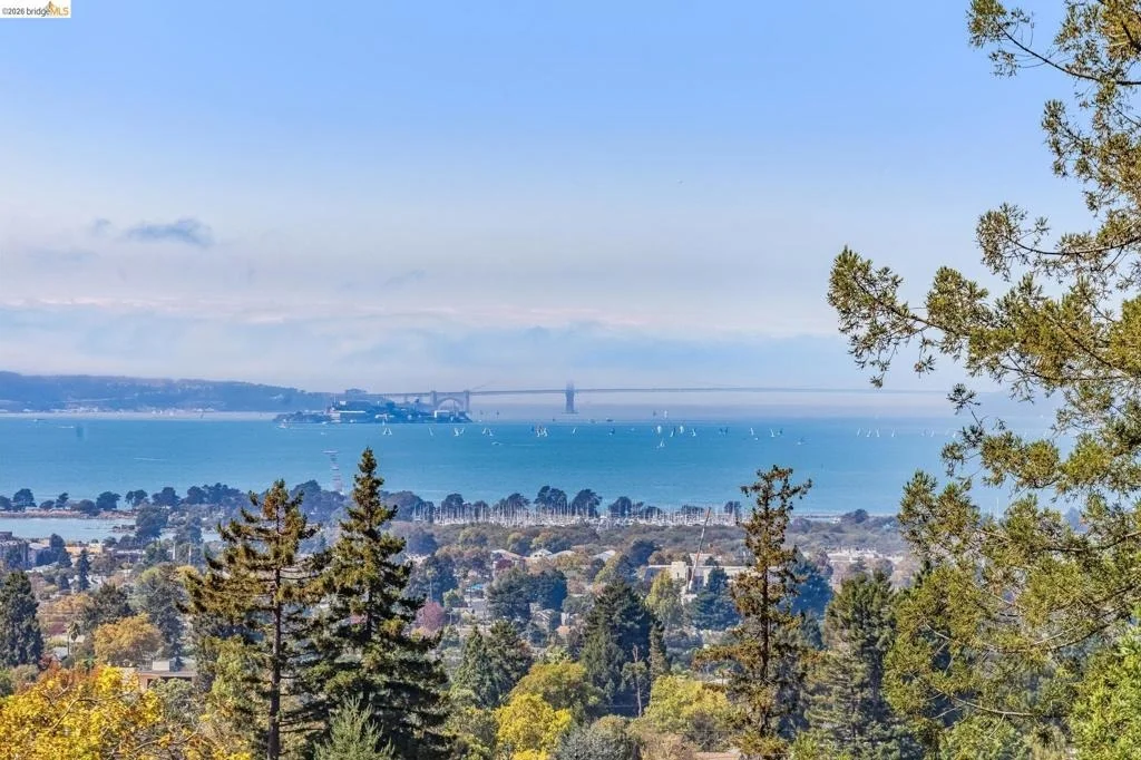 Photo of 1466 Scenic Ave