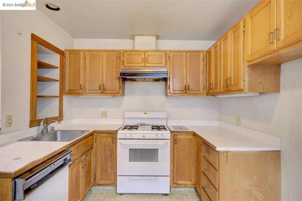 Photo of 877 Alma Pl