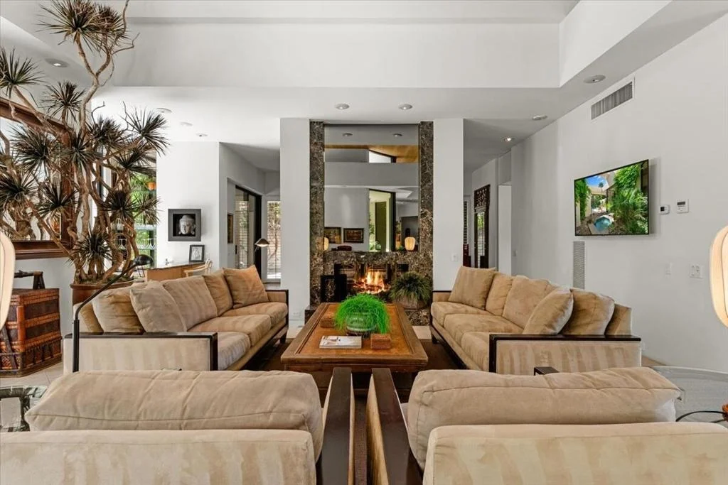 Photo of 77181 Calle Flora