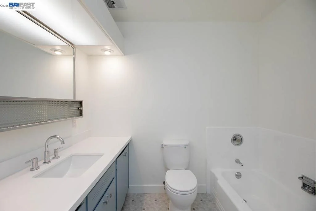 Photo of Unit 116 at 339 Broadway