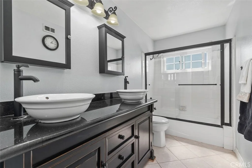 Photo of 552 Calle Monterey